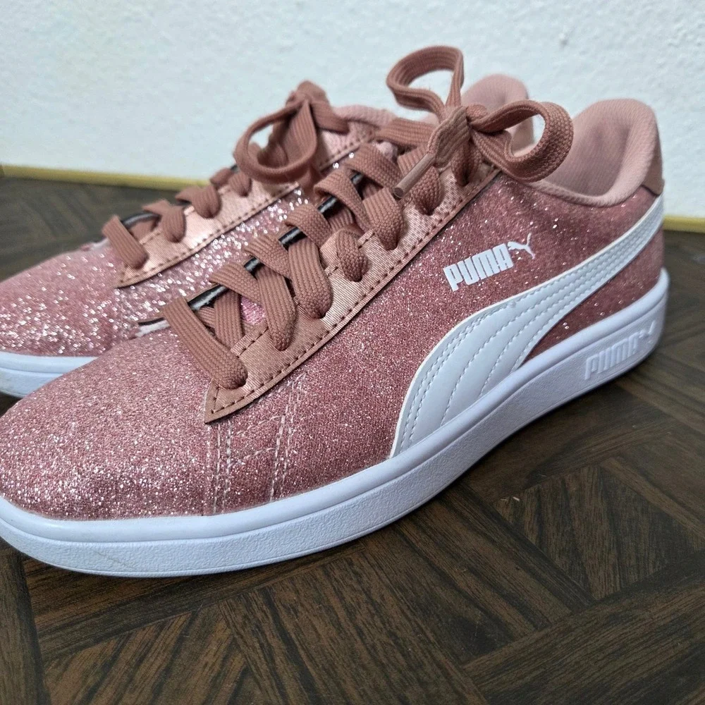 Puma Rose Gold & White Sparkle Sneakers Kids size 6‎